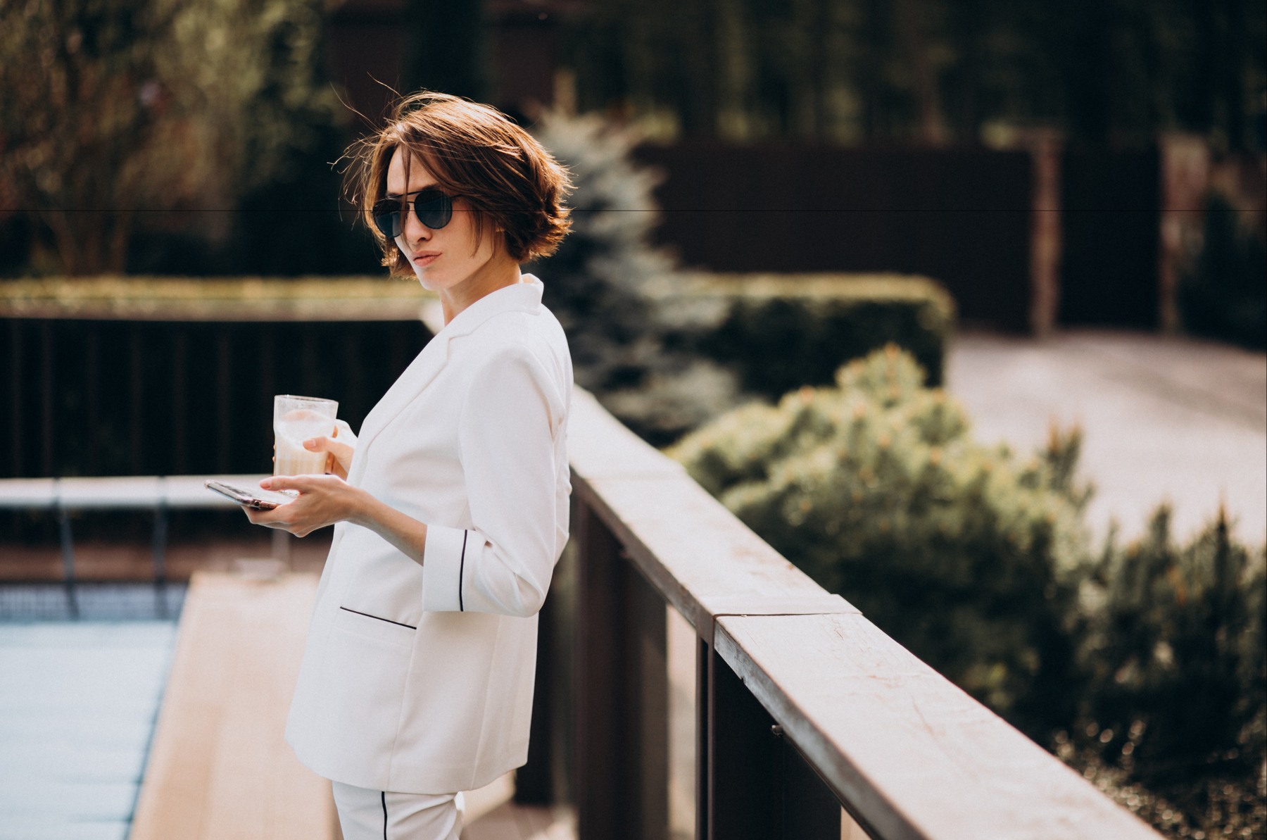 Lifestyle photograph from the ESTAIT brand sheet